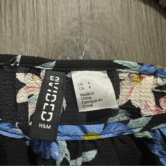 H&M Divided‎ Black Multicolor Floral Cold Shoulder Long Bell Sleeve Mini Dress 4 - Picture 5 of 8